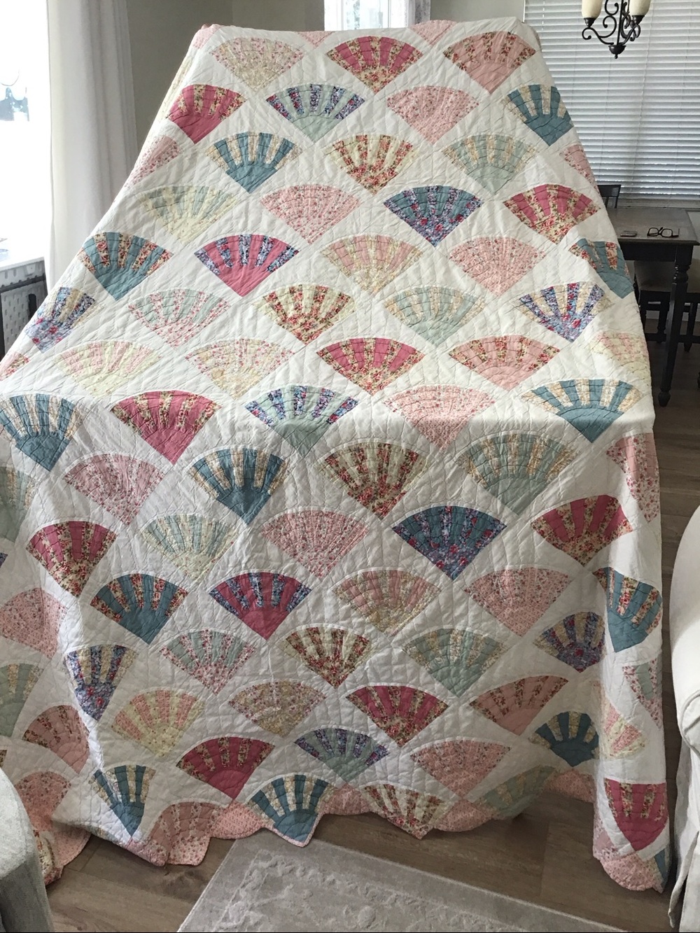 Vintage Fan Pattern Patchwork Quilt
Multicolor